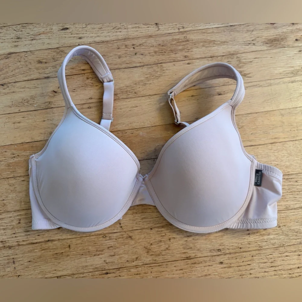 Vince Camuto bra underwire T-shirt bra with padded shoulder straps